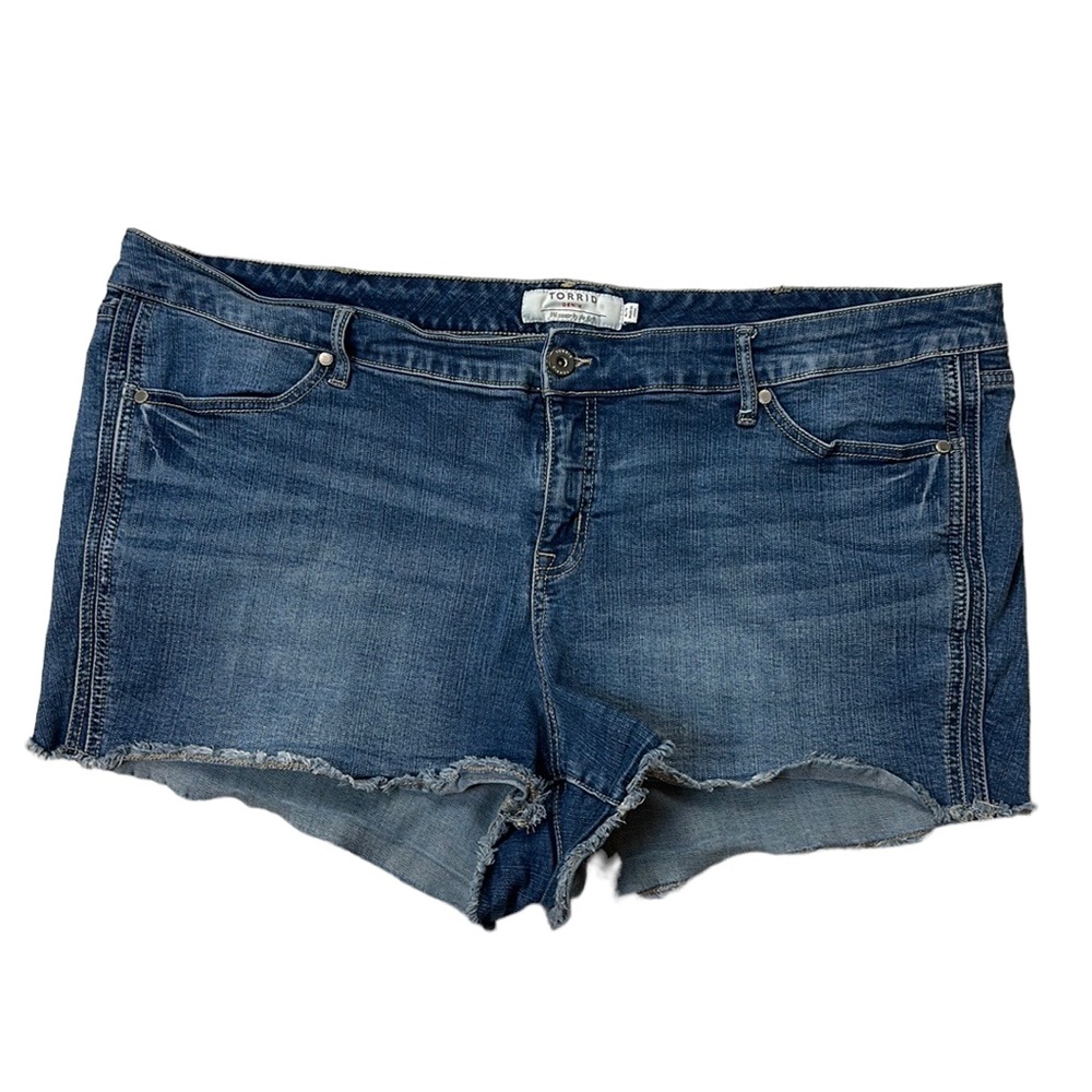 Torrid Raw Hem Jean Shorts Size 24
